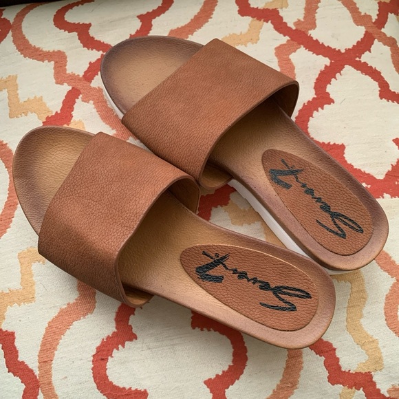 Seven 7 For All Mankind Vegan Leather Pearl Slides Sandals SZ US 7 EU 38 - Picture 14 of 14